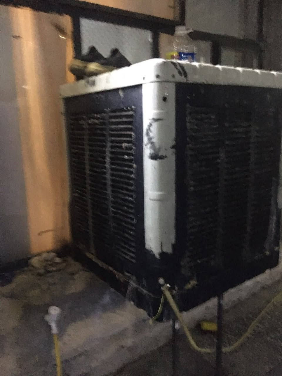 مبرده العدد ٢ نظيفات شغالات  السعر الوحده ٥٠ الف العنون حي اور اتصل ع هذا الرقم ***********
