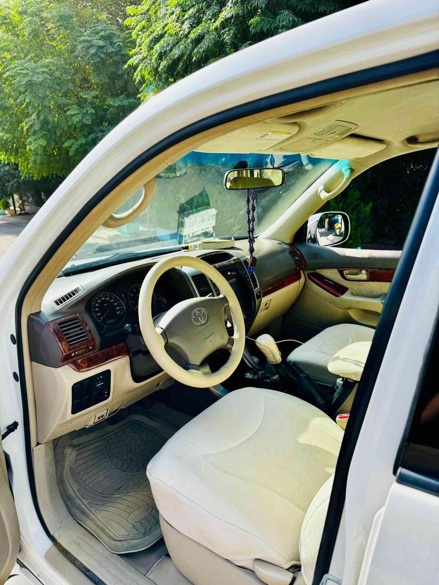 توێتا پڕادۆ🚙
مۆدێل 2008
بێ بۆیاخ
بێ سارد
بۆیاخ ئەستور
بۆیاخی هەڵینەداوە
گێڕ و مەکینە بە شەرت
دەبڵ ئەکسل بە شەرت
مواسەفات
شاشە لیگزز
کامێرا حاسە
تەبرید لەمس
ئاوێنە کارەبا
چوار چام ئۆتۆ

گێڕ ئۆتۆماتیک
سەیارەکە هەلکەلی زۆر جوانە
ماڵی دۆستە
دینارێک مەسرەفی تیا نیە
ناو گاعی وتاقم کوشنی تازە تێگیراوە
تایەی تازەیە
تازە پۆڵیش کراوە 
سەیارەکە ماڵی دۆستە بێ مەسرەفە
ڕەقەم تەلەفوون📞
***********
