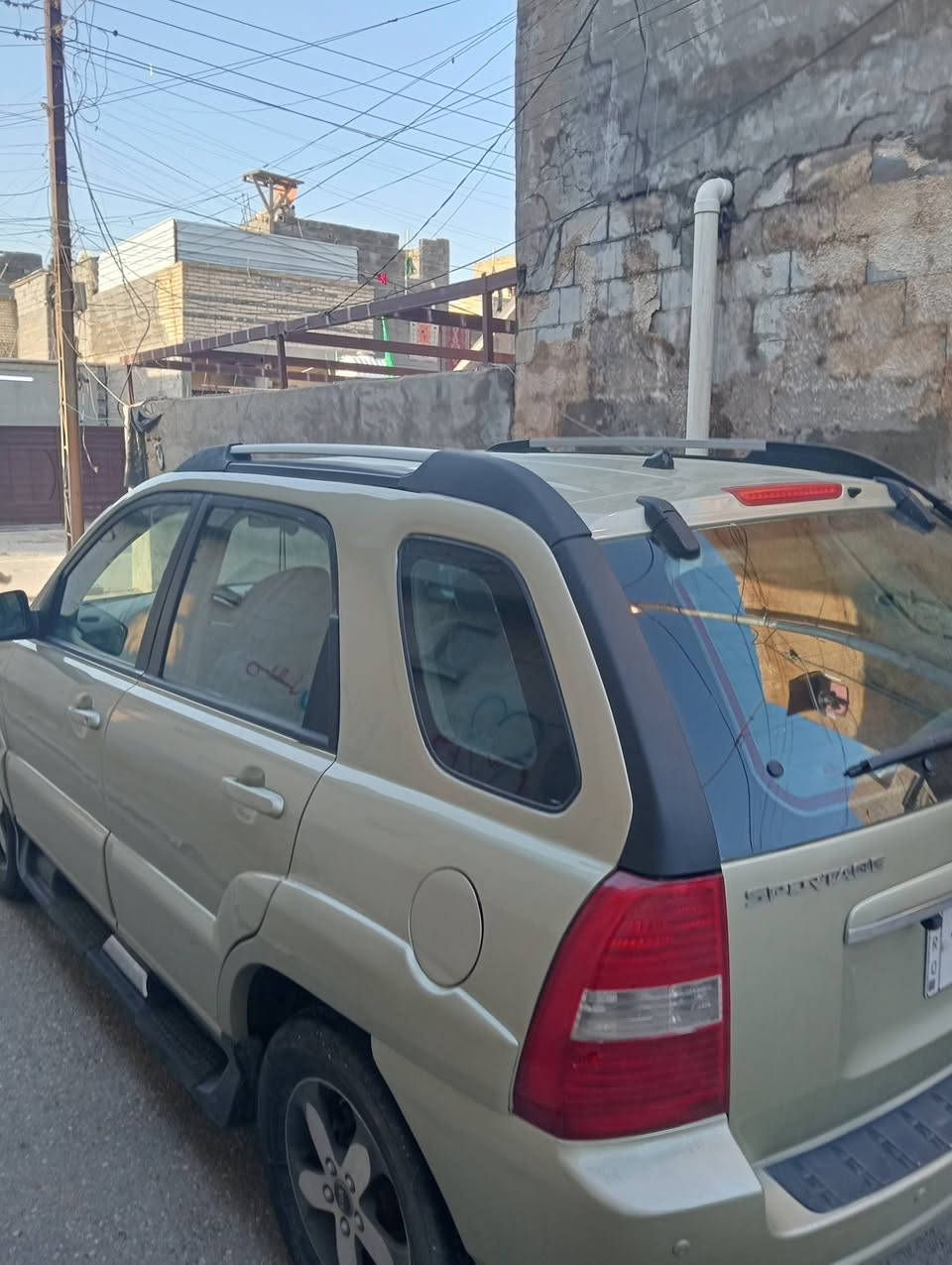 كيا سبورتج موديل 2008 مصبوغة عام للجمالية كير ومحرك مكفولات تبريد ثلج دوشمة جديدة حدادية 80% تخم تاير رقم بغداد انكليزي مكان السيارة بغداد حي الرشاد للاستفسار الاتصال على الرقم *********** متواجد واتساب 
السعر 85 وبيه مجال
