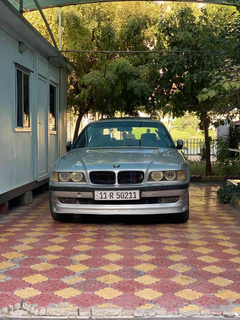 بي إم دبليو 728i • V6 • رقم بغداد انكليزي