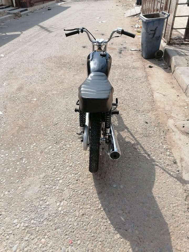 دراجة ايرانيه تعمير سعرها ٦٢٥ وبيها مجال ***********
