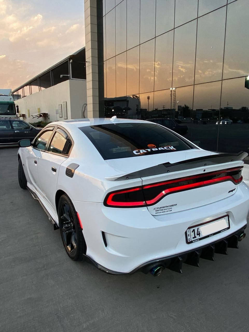 دوج جارجر ١٦ اصل
Sxt. 3600
 ماشيه 123 كيلو
حادثهه جاملغ وبنيد وبيهه كلير جاملغ فقط رش
كير مكينه كفاله
حداديه جديده.. شاشه كبيره  كشنات حضن 
مرقم بصره با أسمي
مكانهه بصره
***********
