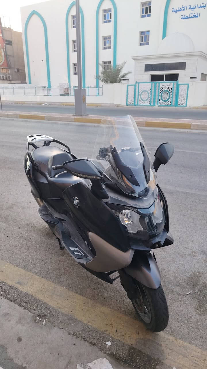 BMW GT محرك 650cc كامرات اماميه خلفيه دراجه نضيفه حيل وليعرف وجناي يعرف شنو هاي متشتري لاتخابر سعره ٤٥ ورقه وبيها مجال المو شراي ليخابر ***********
