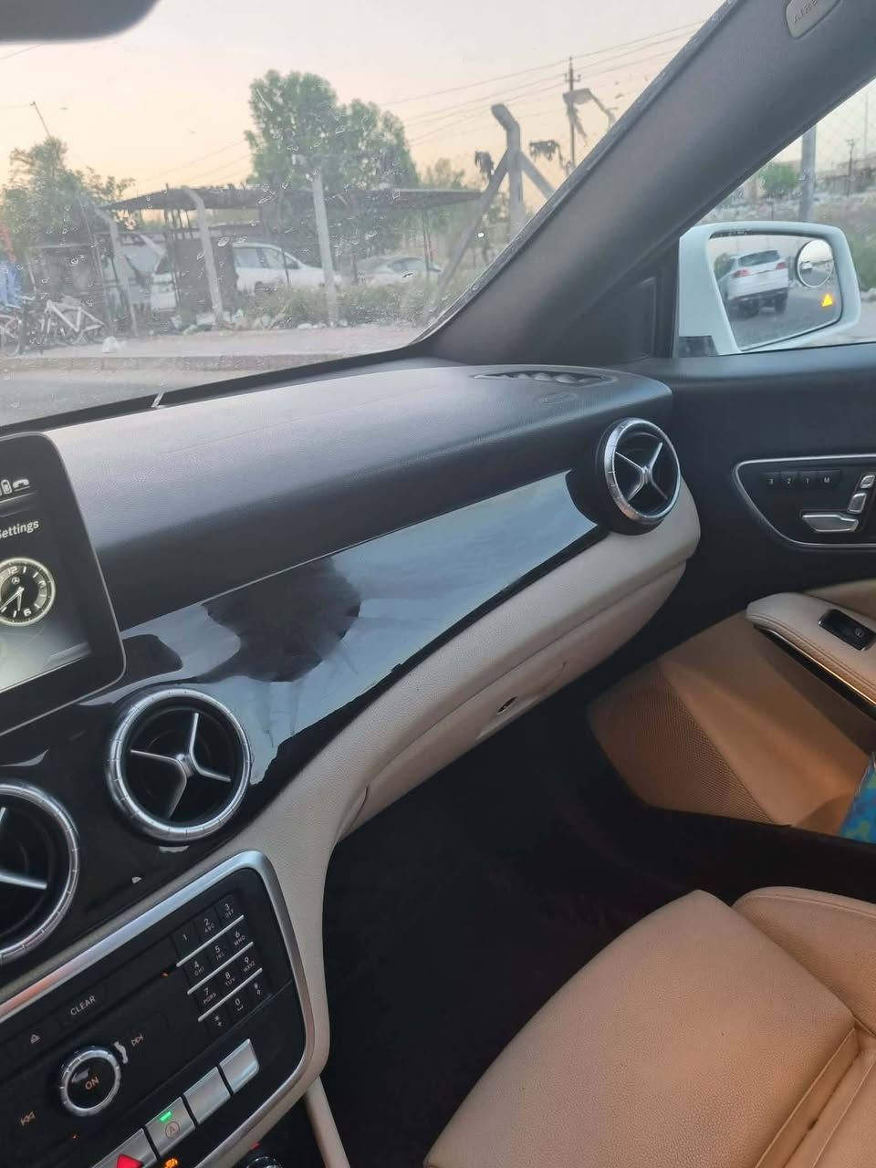 مارسدس موديل 19 cla250 وارد كلين تايتل..محرك 2000 تربو..ماشية 105 الف كم..مصفرة من المسجات ..رقم بغداد الجديد جاهزة للبيع والتحويل السعر 185$..                    

لايت + بك لايت AMG 
 دعاميات الامامية والخلفية C43 AMG  
٤ وضعيات قيادة 
رادارات توقف + حساسات النقطة العمياء + كاميرا 360 درجة
نظام اوتو ستوب Auto stop
اوتو هولد Auto hold
كراسي كهربائية..
تشغيل مع فتح وغلق الشبابيك عن بعد  خزن + تدفئة 
انارة داخلية 12 لون 
 سستم سماعات ستريو
تبريد قطعتين امامي خلفي  
..بدون حادث..
نظام كروز..تحكم سرعة.. رادار امامي جانبي..
وهنا بالعراق صار بيها بارد بسيط وتكحيل.
مكان السيارة بغداد اعلام السيدية..
***********
