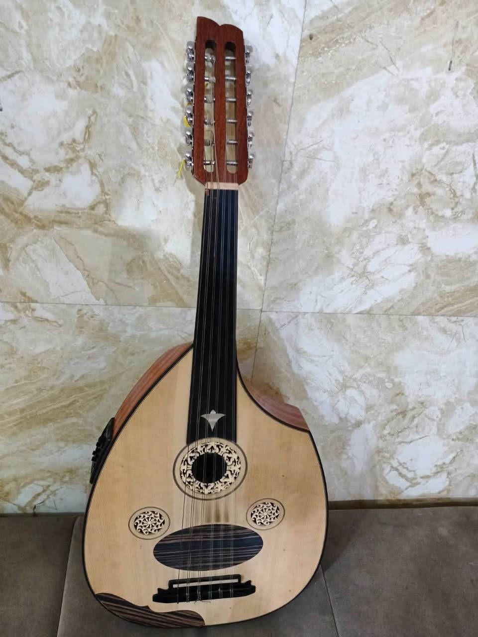 سلام عليكم عود كهربائي  +حقيبه٤٠٠ الف
+ 

وجهاز 

Korg

Pa700

بس ٤ كبسات يشكلن شوي

الي هي ٣ بادات + زر الخروج 

مكاني بغداد

رقمي***********

السعر ٧ ونص
