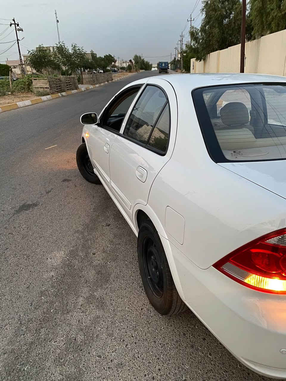 نسيان سني كوري 2012 مكفولة كفالة عامة من الصبغ والسونار موجود لا تبديل ولا فتح  حتى الدعاميات بلادية السيارة جديدة ما متعوبة ترايك مال زيرو وبدون مبالغة
تايرات جديده
تبريد ثلج 
السيارة گير محرك برغي ما مفتوح 
رقمها سليمانيه عنوانها كركوك
سعر السيارة 110$ ***********واتساب فقط
