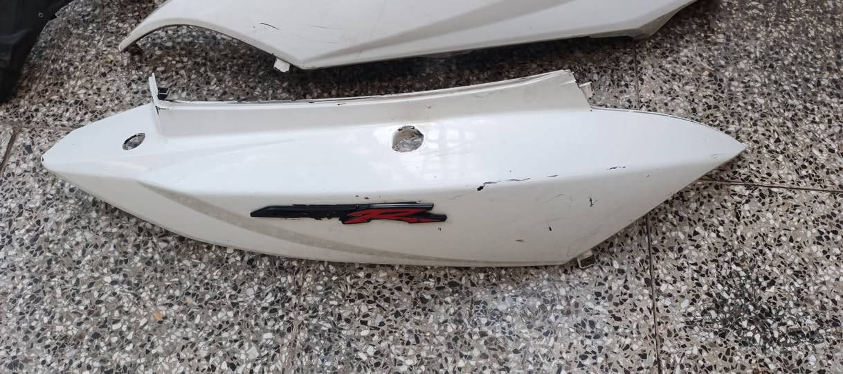 سلام عليكم كفرات جيتي آر للبيع نقص بس بجم نضاف وثنين صالنات وحده بلاديه وثانيه إف إم اصليه ٨٥ شلع
