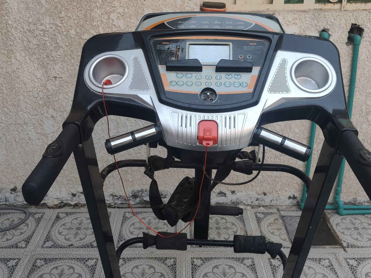 للبيع جهاز أوربتراك (Elliptical Trainer) 🏃🏻‍♀️🔥
جهاز رياضي منزلي بحالة جيدة، مناسب لتمارين الكارديو وحرق السعرات وتحريك الجسم كاملًا.

✅ يعمل بشكل جيد
✅ شاشة لعرض بيانات التمرين
✅ مناسب للاستخدام المنزلي
✅ تصميم قوي ومريح

💰 السعر: 250,000 الف وبي مجال 
📍 الموقع: ديالى بعقوبة التحرير 
📞 للاستفسار:  التواصل على الرقم هذا *********** واتساب
