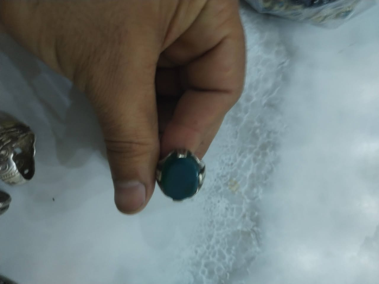 اربع محابس فضه عيار 925 سعرهن 150,000 الاستفسار على هذا الرقم ***********
