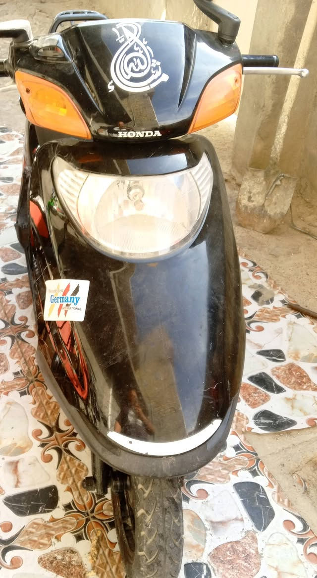 السلام عليكم سبيسي للبيع نضيفه السعر 600 وبيها مجال المكان الكوت حي الحوراء الاستفسار الاتصال على الرقم ***********
