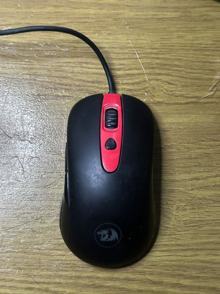 السلام عليكم🤍
Redragon K552 Kumar كيبورد

Redragon Cerberus M70 ماوس

كيبورد ميكانيكي جديد مستخدم جدا قليل سوجات لون ازرق حجمه 80‎%‎ بيه RGB تتحكم بيه من خلال الكيبورد نفسه او من خلال التطبيق وكذلك الماوس تكدر تتحكم من التطبيق وماوس ريدراكون يأتي بلون أسود مع إطار أحمر حول عجلة التمرير 

ويحتوي على 6 أزرار قابلة للبرمجة.

يدعم حساسية بصرية قابلة للتعديل تصل حتى 7200 نقطة في البوصة عبر مستويات مختلفة (DPI)

مصمم خصيصاً لألعاب الحاسوب مع كابل سلكي متين ومقاوم للتشابك.

جداً نظيفات وما مستعملات

ثنينهم ب50 الف

رقم الهاتف ***********
