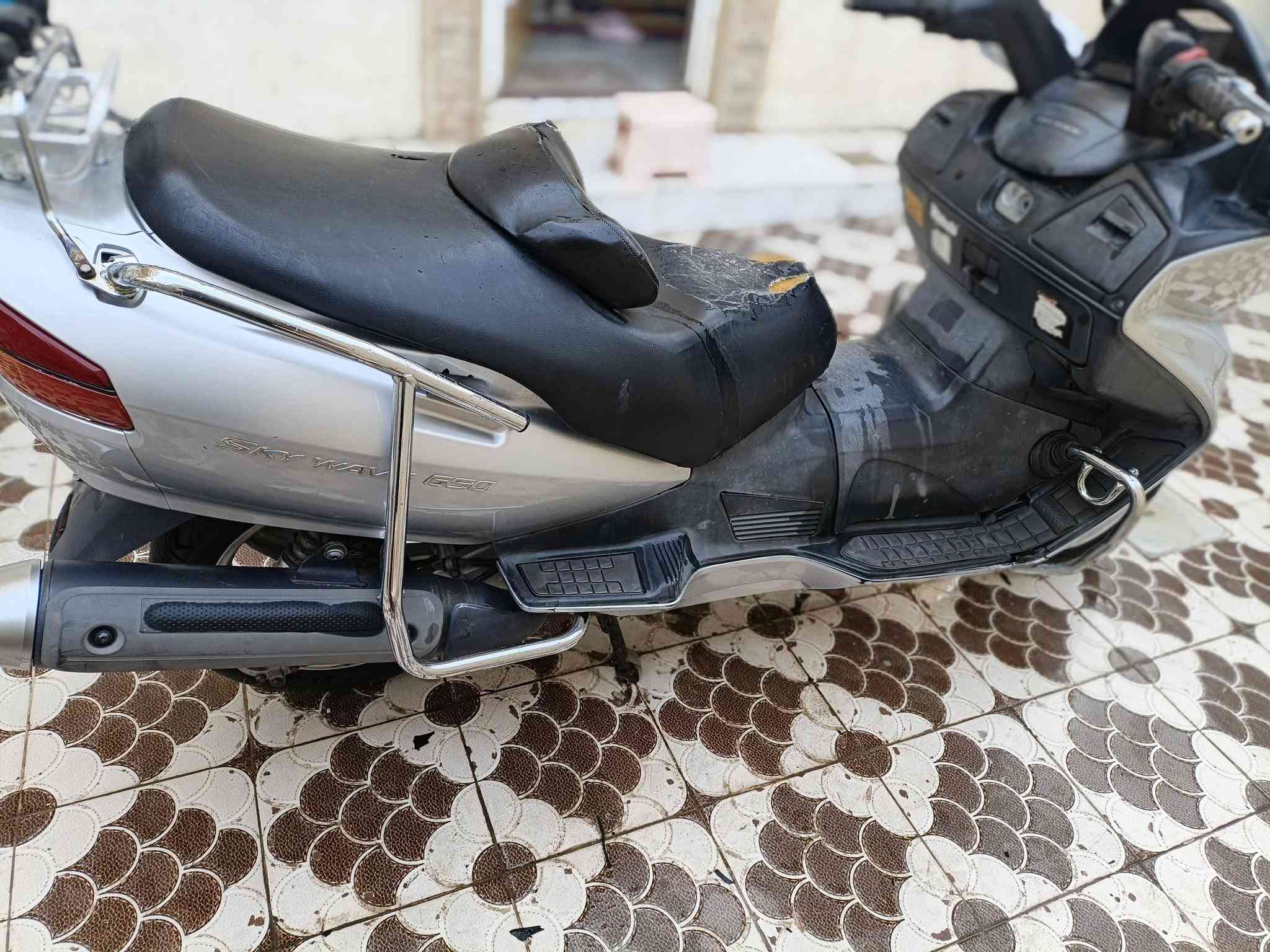 سلام عليكم دراجة سكاي ويف 650للبيع مكفوله دراجه عميه نضيفه وجاهزه ام الدروعه بولسيه ماشيه 50 كفراته 90بالميه نضافتهن تجي تفحص وشوف بعينك سعره 13 وبيه مجال مكانه كربلاء طويريج ***********الشراي بي خير ويدلل دراجه نضيفه وياهه ام بي ثري ويه التشغيل كهربائيات كله شغاله دبلات امامي خلفي جدد تايرات جدد
