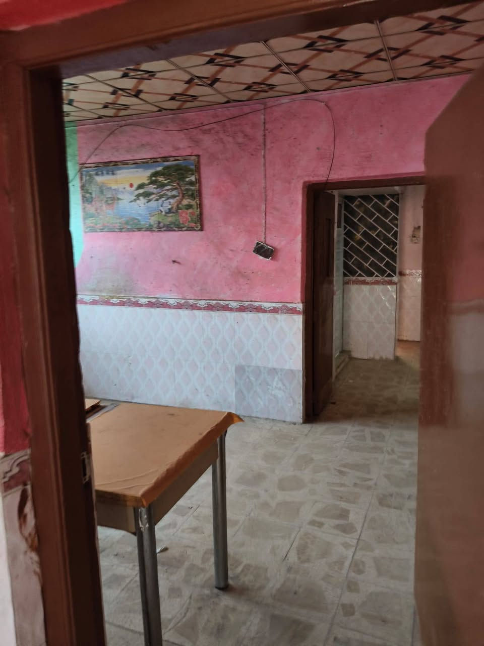 يوجد لدينا دار سكن للايجار حي الشهداء قرب جامعة العين مساحه ٢٠٠م طابق واحد غرفتين وصاله ومطبخ وديوانيه وطارمه وصحيات داخليه وخارجيه للاستفسار ***********
