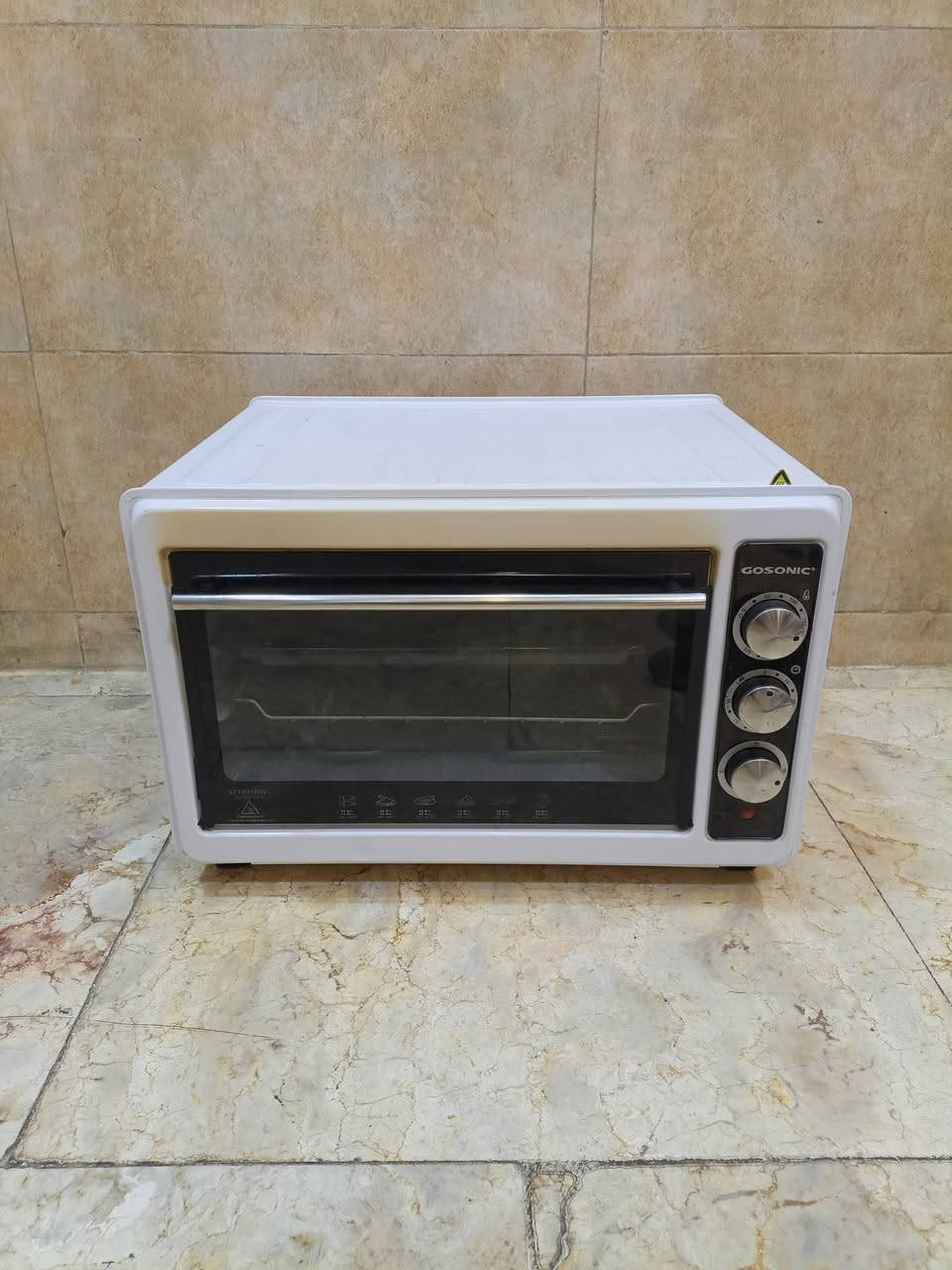 مكنسة كهربائية • بدون تفاصيل