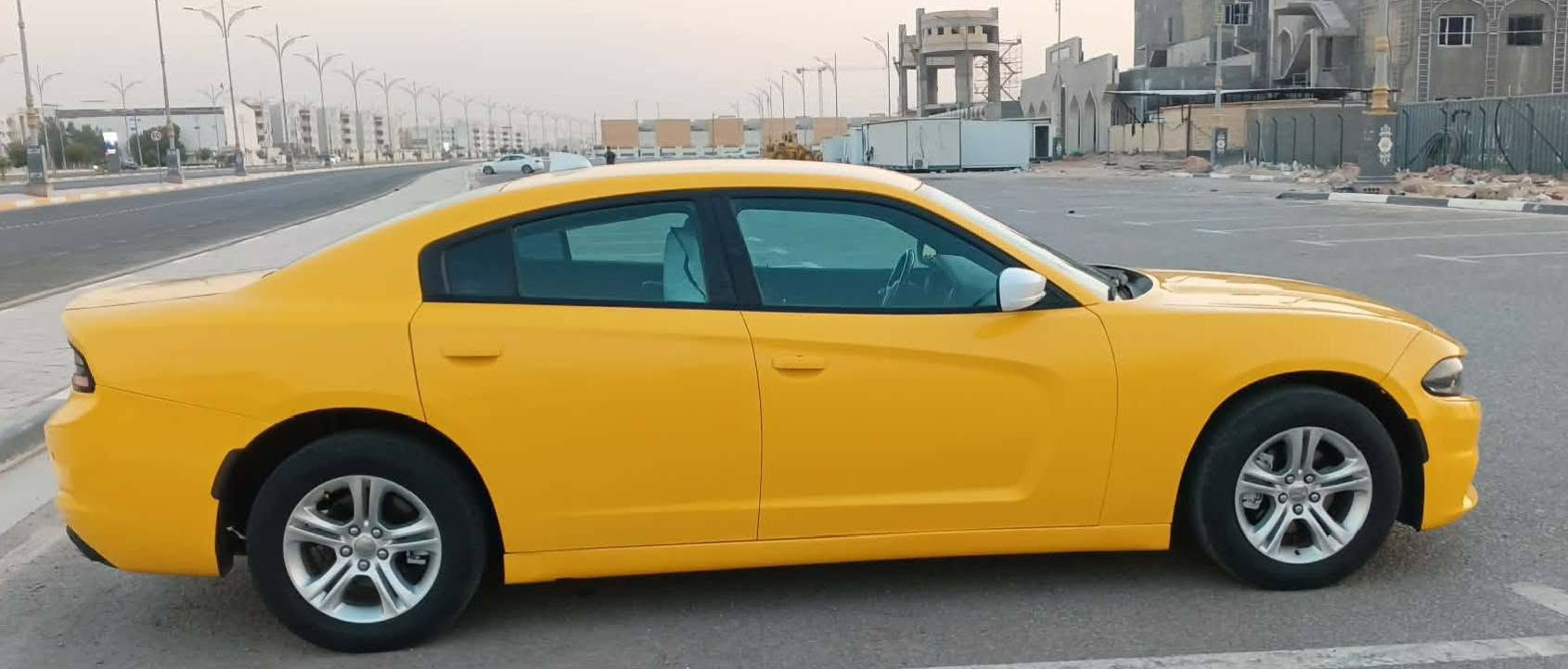 السعر 145 للاستفسار *********** جارجر موديل 2016 امحدثه 18 حادثه جاملغ خلفي مكينه 3600 وكير مكفولات تبريد ثلج حداديه جديده تخم تاير السيارة جديده وجاهزه ما بيه أي نقص مكانه كربلاء
