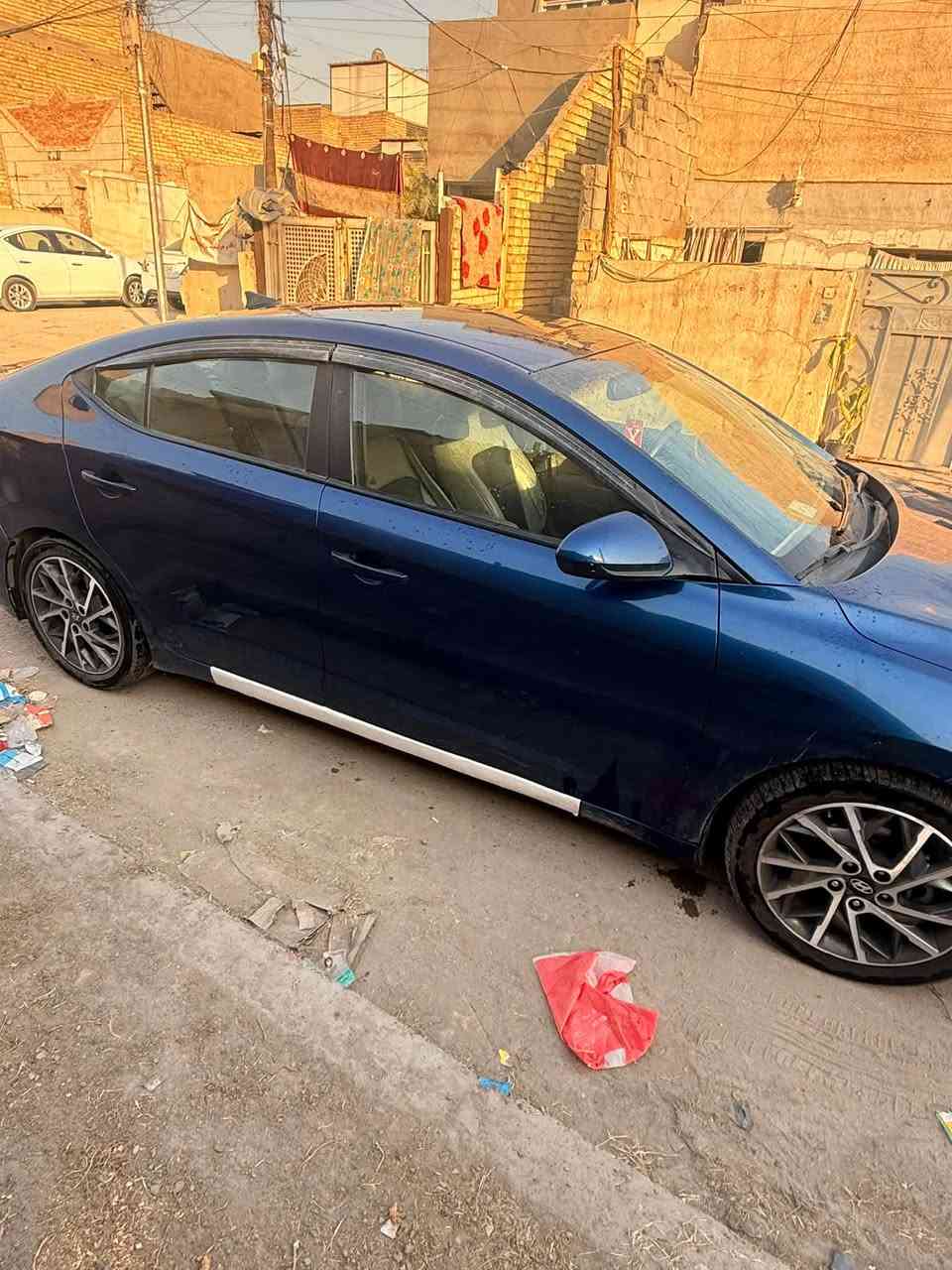 النترا ٢٠١٨امريكي دوش
مواصفات العادية  محرك ٢٠٠٠
مابيه صبغ فقط الصندوك مكان الرقم والدعاميات
حادثة خلفي ماشية ١٣٢الف ميل 
محرك كير مكفول
ارقى دهن اديرلها ادينول
سونار كدامكم وحادث امريكي كدامكم
بس ضربت الدوسة جهة عكس السايق وسويته على بارد بدون صبغ وخليتله فابلون اما الباقي كله بالسونار كدامكم

رقم بغداد العربي سنوية ساقطة صار ٣ اشهر

السعر ١١٥ وبيه مجال
مكانه بغداد الحرية للاستفسار الاتصال على
‏***********
