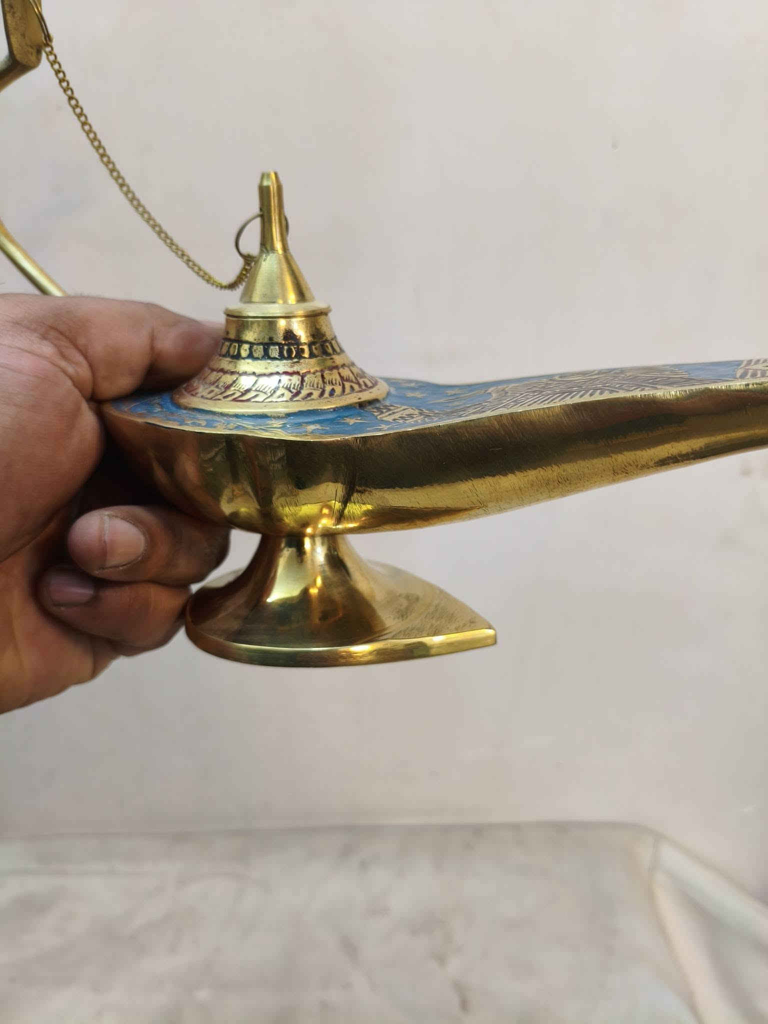 مصباح نحاس • مينا منقوش • شغل يدوي