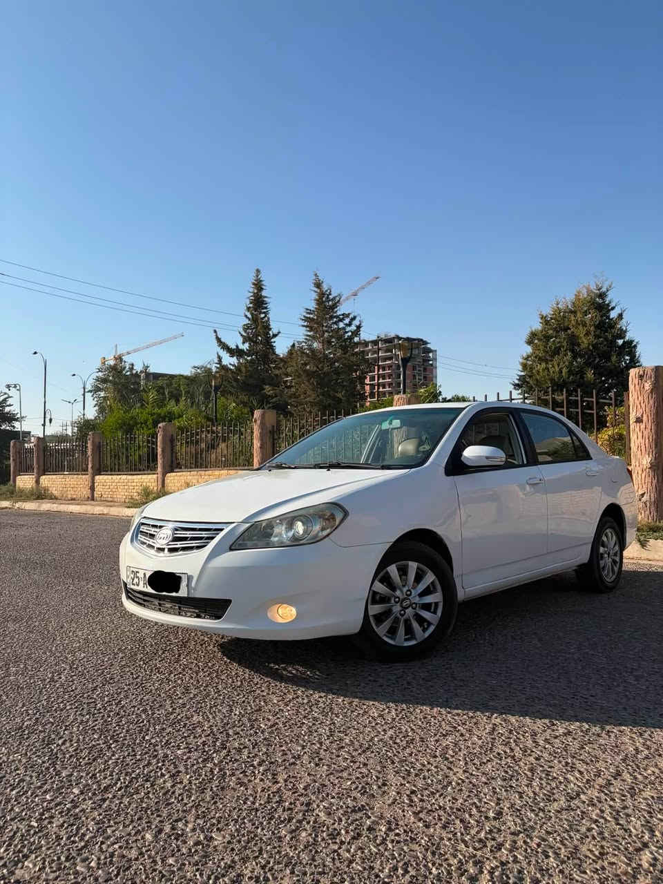 السلام عليكم 
اعتذر عن القسط والمدة
بي واي دي جي ثري للبيع (byd g3) موديل 2014 
السيارة رقم كركوك دولي باسمي شرط تحويل سنوية لنهاية 2031 
محرك وكير بلادي حجم 1.8 
سيارة كلين بدون حادث بيها صبغ جاملغ وأحد جمالية فقط 
مواصفاتها 
كير اوتو 
سلايت روف 
بصمة 
دخول ذكي 
كشنات جلد 
……
سيارة ناقصها بواري تبريد / 
السعر 
47 ورقة وبيها مجال كلش بسيط 
شراي اتصل وتفاصيل كلها كدامك اعتذر ممتواجد خاص 
***********
