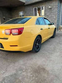 ماليبو١٤ltللبيع او المرواس رقم بغداد امريكي٧٥وبيها مجال محرك٢٥٠٠ 07880...