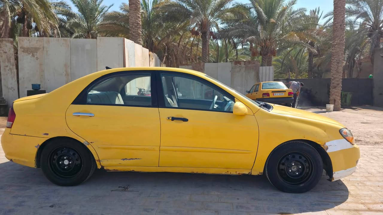 كيا سبكتر للبيع
مكينة 2000 كير ومكينة خير من الله 
السيارة بأسمي تحويل ثاني يوم 
مكانها كربلاء (***********)
55 وبيها مجال حق الجية
نواقصها
دبلات خلفية تعبانة 
دوس بيهن خياسات
الباقي تشوف وتقتنع
حادثها جاملغ وارد امريكي
