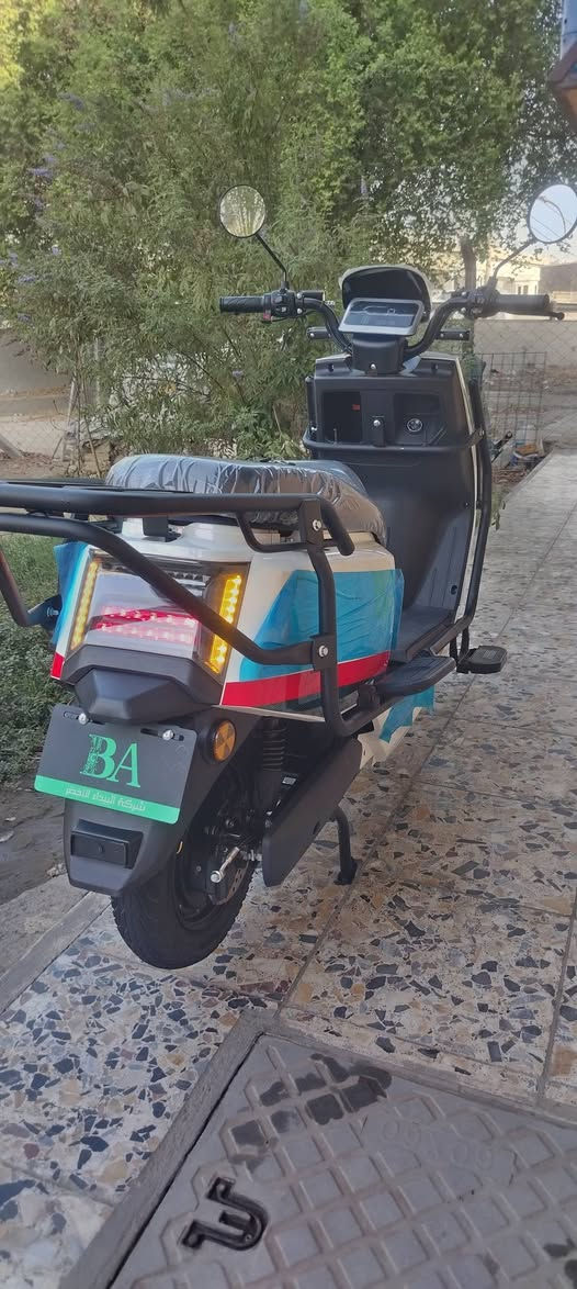 السلام عليكم دراجه شحن سكنس جديده جدآ بعدها بلزكات الشركه  استخدام بسيط كفاله عامه حتى من الشخط فول مواصفات.

بطاريات كبار 32 امبير عدد 6 انتاج 2026.
ملف 1500 واط.
تشغيل كارت وبصمه وسويج.
السعر ٧٢٥ ألف.
مكاني كراده.
***********     موجود واتساب
