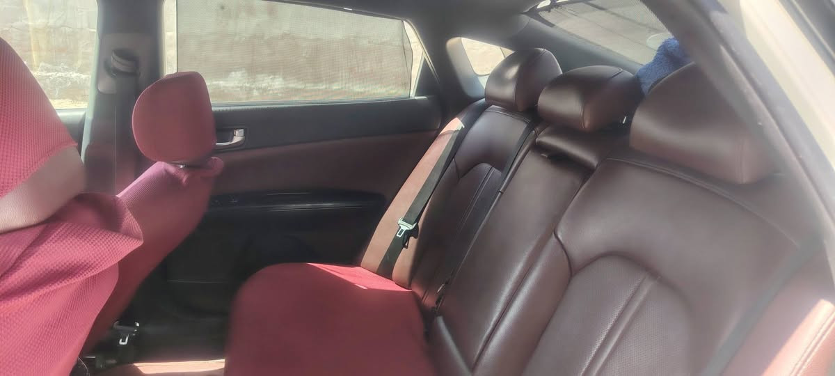 للبيع كيا اوبتيما مديل ١٦ وارد خليجي رقم بغداد سياره فول للأخير اعله فئه كفاله كير مكينه والبدي سونار مرفق بالصور غير هاذ مابيه حداديه تبريد سياره جاهزه مكانها بصره  ***********
