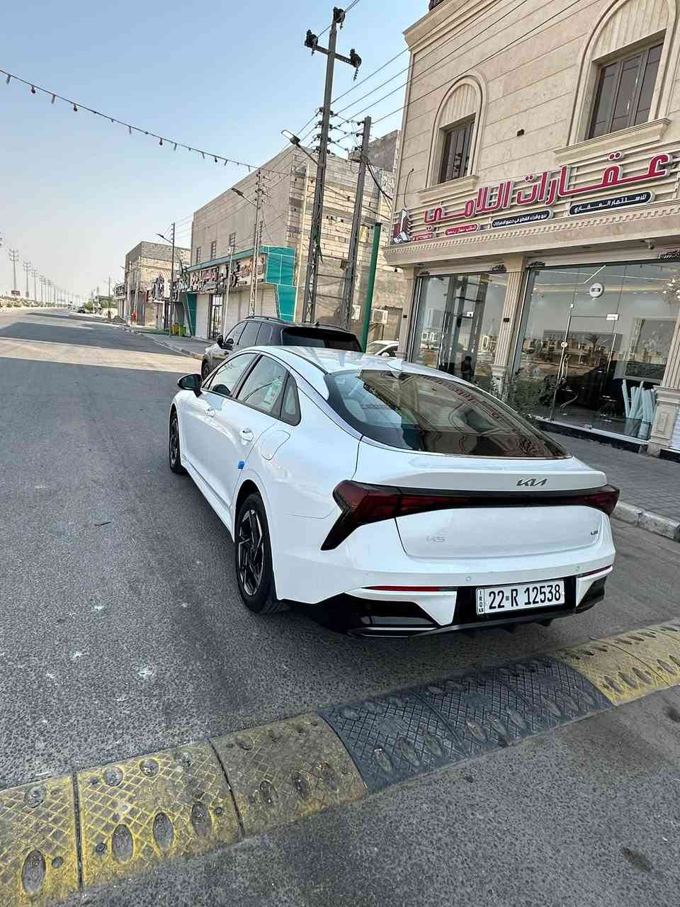 سلام عليكم سياره k5 خليجي ماشيه30km بعدها زيرو سياره حيل نضيفه وعلى ايدي بعدها حته بجياس الشركه بيها دحجه جدا بسيطه  سعر السياره 198 ورقه وبيها مجال جدا جدا بسيط  مكان السياره البصره شط العرب ***********
