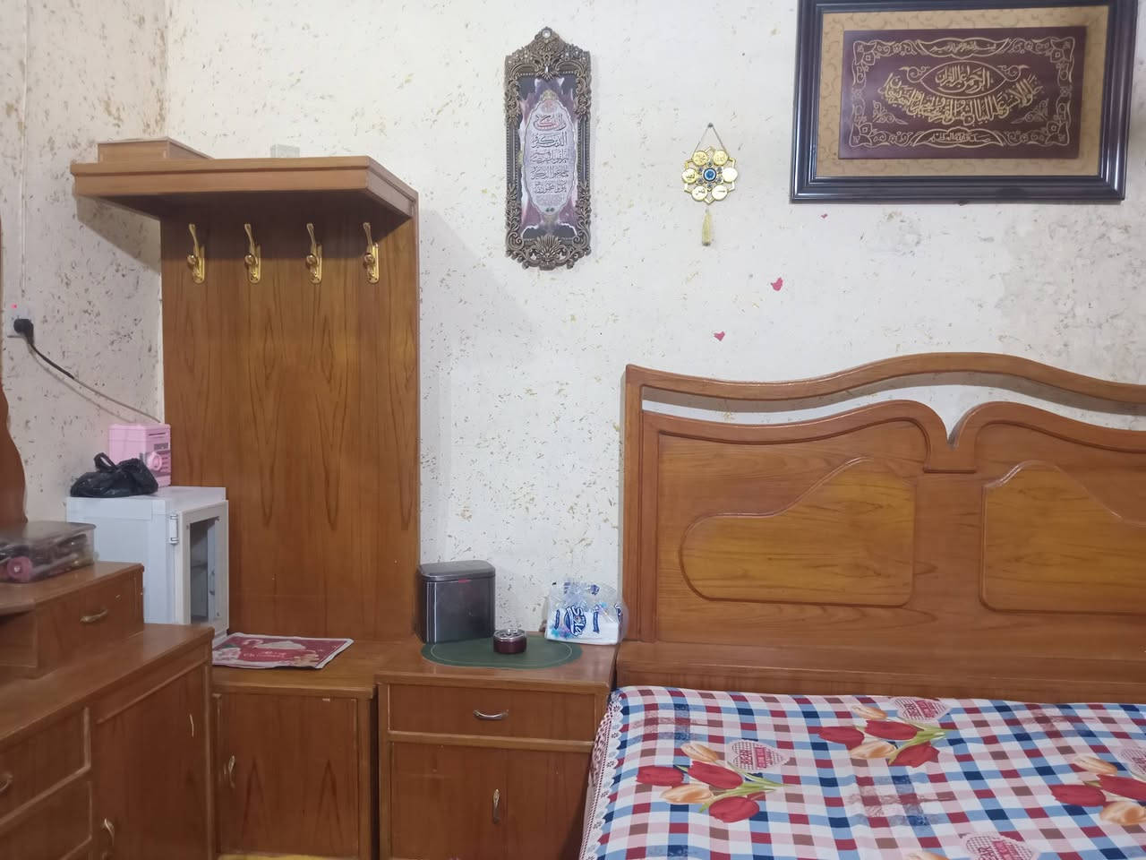 للبيع نجارة تكمه سعر ٥٠٠ قفل عنوان الشهداء
***********

