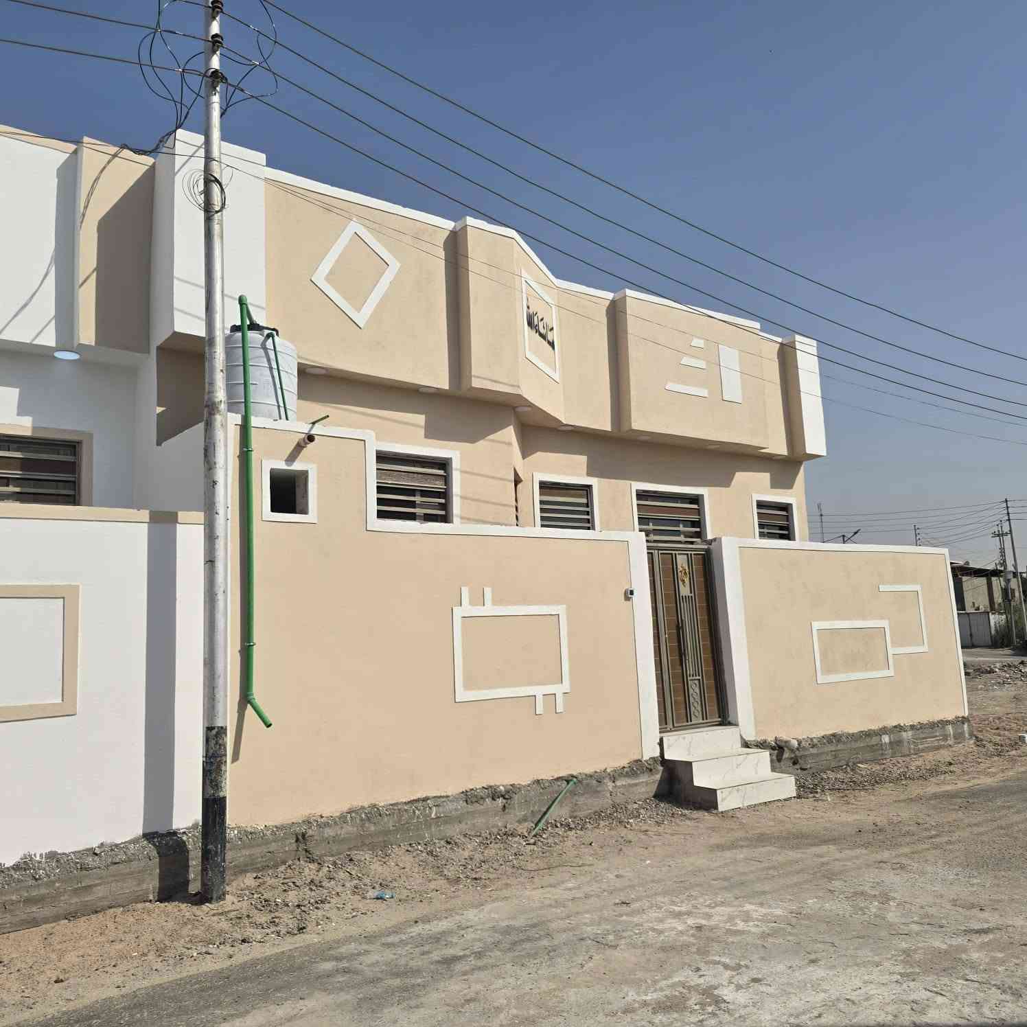 يتوفر الدينا بيوت 3للبيع في ابي الخصيب حمدان شارع مركز حمدان طابو زراعي عراقي سند 25وكله ونسخه من طابو مباشر تكاتب معا ابو طابو عراقي موجود إلا ستفسار رقم الهاتف ***********, مساحة البيت الواحد 150,م كل بيت يحتوي على 2غرف منام وصاله اوديوان أو مطبخ وكراج وحديقه بناء جديد شغل دراجة أولى جميع الخدمات منطقة متكاملة السعر البيت 88مليون أو وقابل للتفاوض مكان كلش حلوة جميع الخدمات منطقة متكاملة على شارع تبليط 10م بيوت جاهزات للسكن تسليم مفتاح فول مواصفات مدارس سوق إلا ستفسار رقم الهاتف ***********
