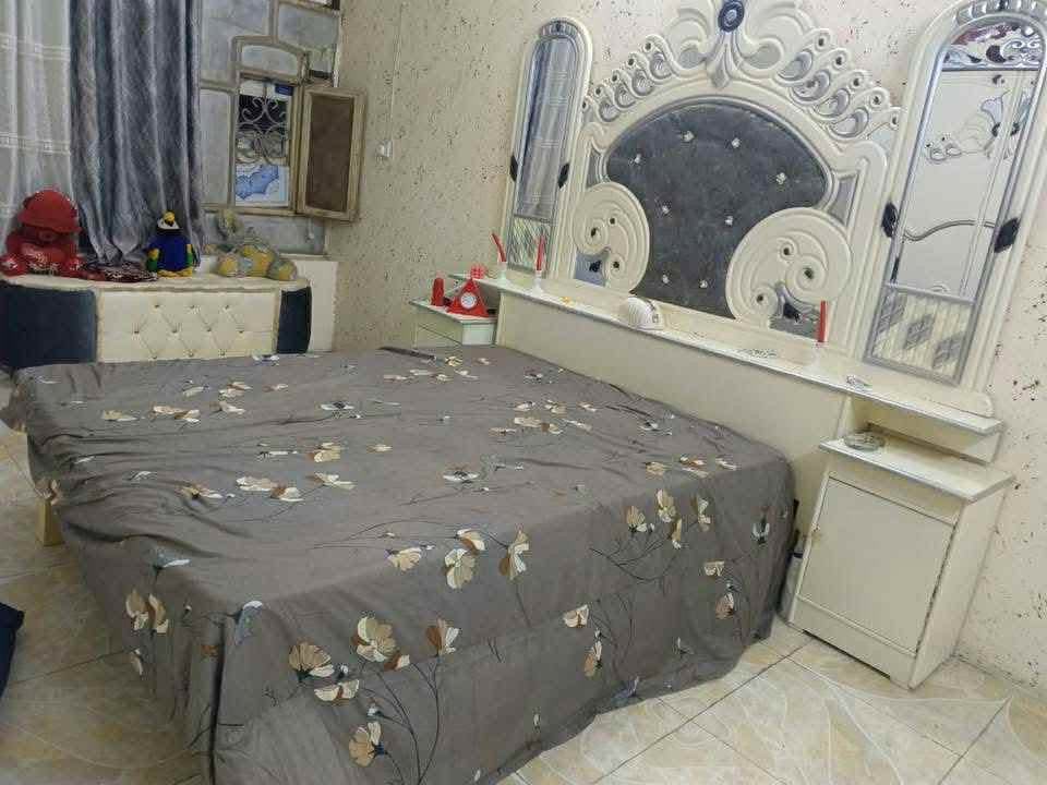 السلام عليكم غرفه نوم عرسان جديده استخدام قليل خشب عراقي تصميم تركي سعرها٦٠٠وبيه مجال للشراي يتصل ع رقم ونشالله منتخارب ع سعر عنوان بغداد الحريه جامع العباس او سوق حماده ***********
