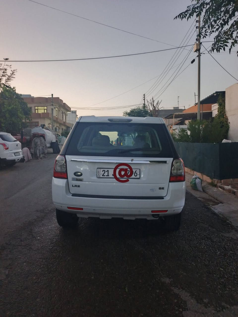 Land Rover 2012 🇬🇧SE/LR2/
سەیارەکە بێی بۆیاخە 

رەقەم سلێمانی تا ٢٠٣٠ مانگی ٩ نوێیە بەشەرتی بەناو کردن،
مەکینە شەشپستۆن/٢.٣/
٢٣٠هۆرس پاوەر 🐎
دوگێر تۆماتیک عادی شەش گێر/
سپۆرت🔥
٥مۆدی لێخورینی هەیە⛈️🛘)
سوکان ڤۆڵیوم لایت عەدەسە .
تەعدید سورحەو ئاوێنە کارە بای.
بەسمەیە (aux/cd/تەبرید ساردو گەرم بەشەرت .
کامیرەو حاسەیە/٨سەماعەیە/
سێرڤس عامی تازە بۆکراوە گێرو مەکینەی بەشەرت .
تایەی ناو پاکەتی بۆ بەستراوە سەیارەکە یەک دنک مەسروفی تیانیە).تکایە گەر موشتەری نیت بێزارمان مەکە 
نرخی(97)گەڵاو مامەڵەیەکی کەم / (ژ.م) وتساب
(***********)
***********
وەتس ئەپو ڤایبەری لەسەرە /یان نامە بنێرە )،.
