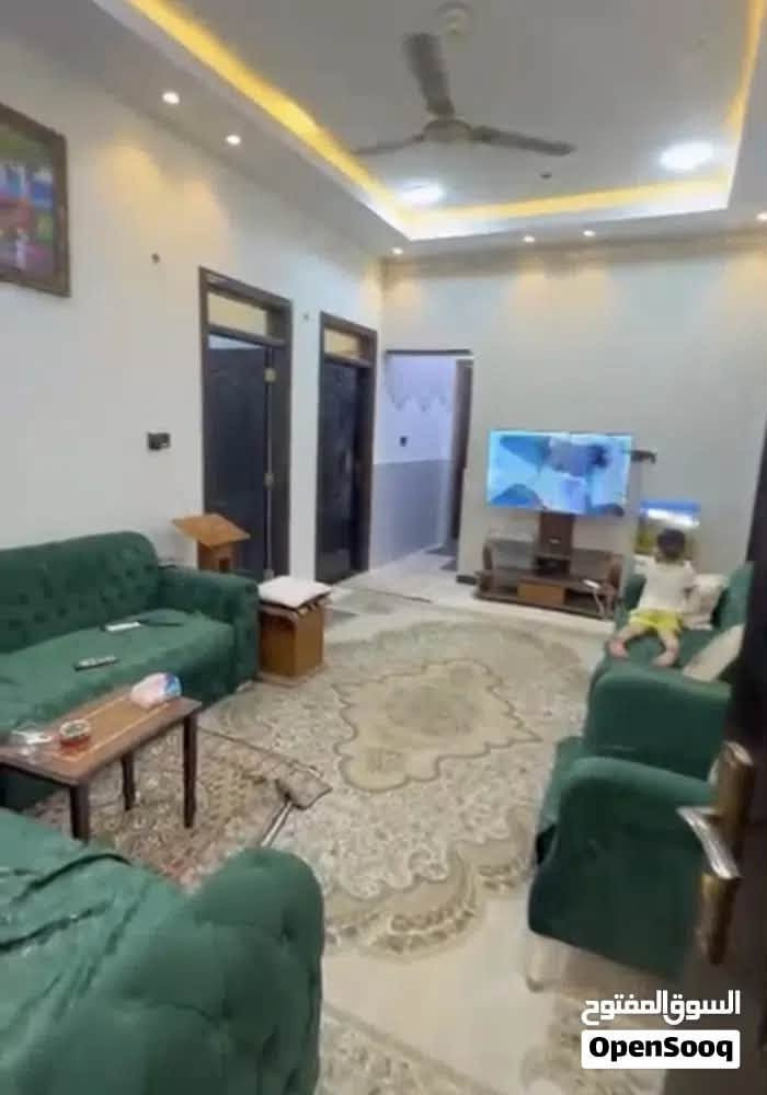 شركه المتين اللاستثمار العقاري والمقاولات
بيت للبيع

الجبيله _شارع السايلو الشارع العام

مكون من : طابق ارضي عباره عن غرفتين منام وصاله واستقبال وصحيات ومطبخ وطارمة 

طابق اول نظام شقه (سويت) تحتوي على غرفه وصاله وصحيات ومطبخ 

طابق ثاني صاله ومطبخ وصحيات 

بالاضافه الى واجهه الدار عباره عن بنايه مفصوله عن الدار 

يحتوي على سنتر وطابق اول مكون من شقتين 

كل شقه تحتوي على غرفه وصاله وصحيات ومطبخ 

*علماً ان تصميم الدار يحتوي على مصعد قيد الانشاء* 

مساحته 250 متر بواجهه 12 ونص والنزال 20

~ طابو ملك صرف ~

••• 3 طوابق  ••• 

 

& نسعى جاهدين لتقديم افضل خدمه لعملائنا&الكرام

الاستفسار الاتصال على 

*********** 

زورنا في موقعنا الكائن 

الطويسه حي الخضراء 

الطويسه قرب مطعم زرزور

