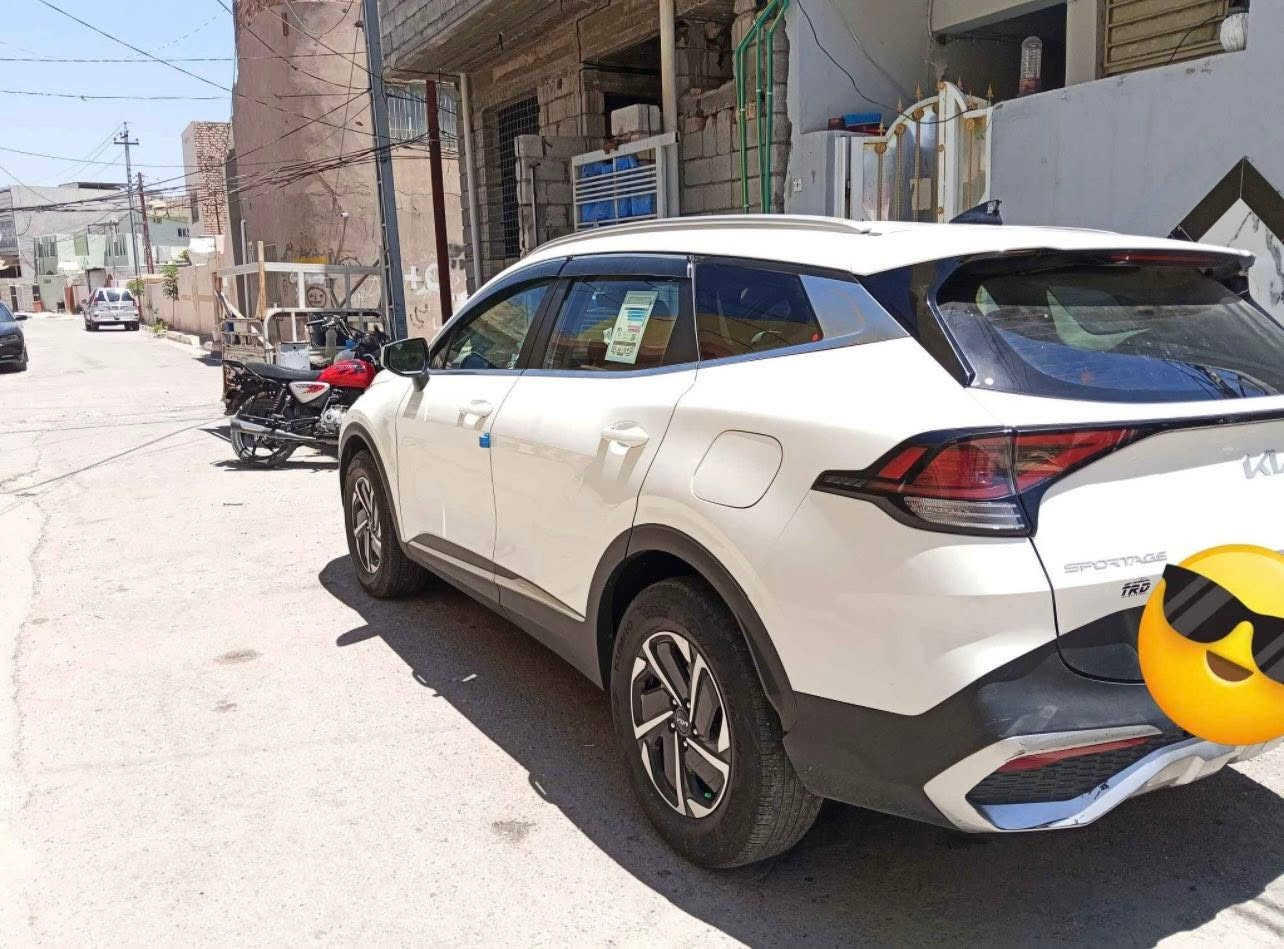 : كير ماوس
تدفئه تبريد قطعتين
 دفع رباعي 
تدفئه كشنات 
هند بريك دكمه 
نقطة تحديد مسار 
شاشة كبيره 
٤ أنظمة قياده
: واكتب بعد بيها مواصفات اخراً
: سعرها 185 وبيها مجال
 ومديله ٢٠٢٣
: ماشيه ٤٠ ميل
: شبه الزيرو
حساسات
ورادار
حجم المحرك 1600 توربو
سيارة هجين... وارد امريكي 
رقم الهاتف ***********
كثير من مواصفاتها لم اذكرها
