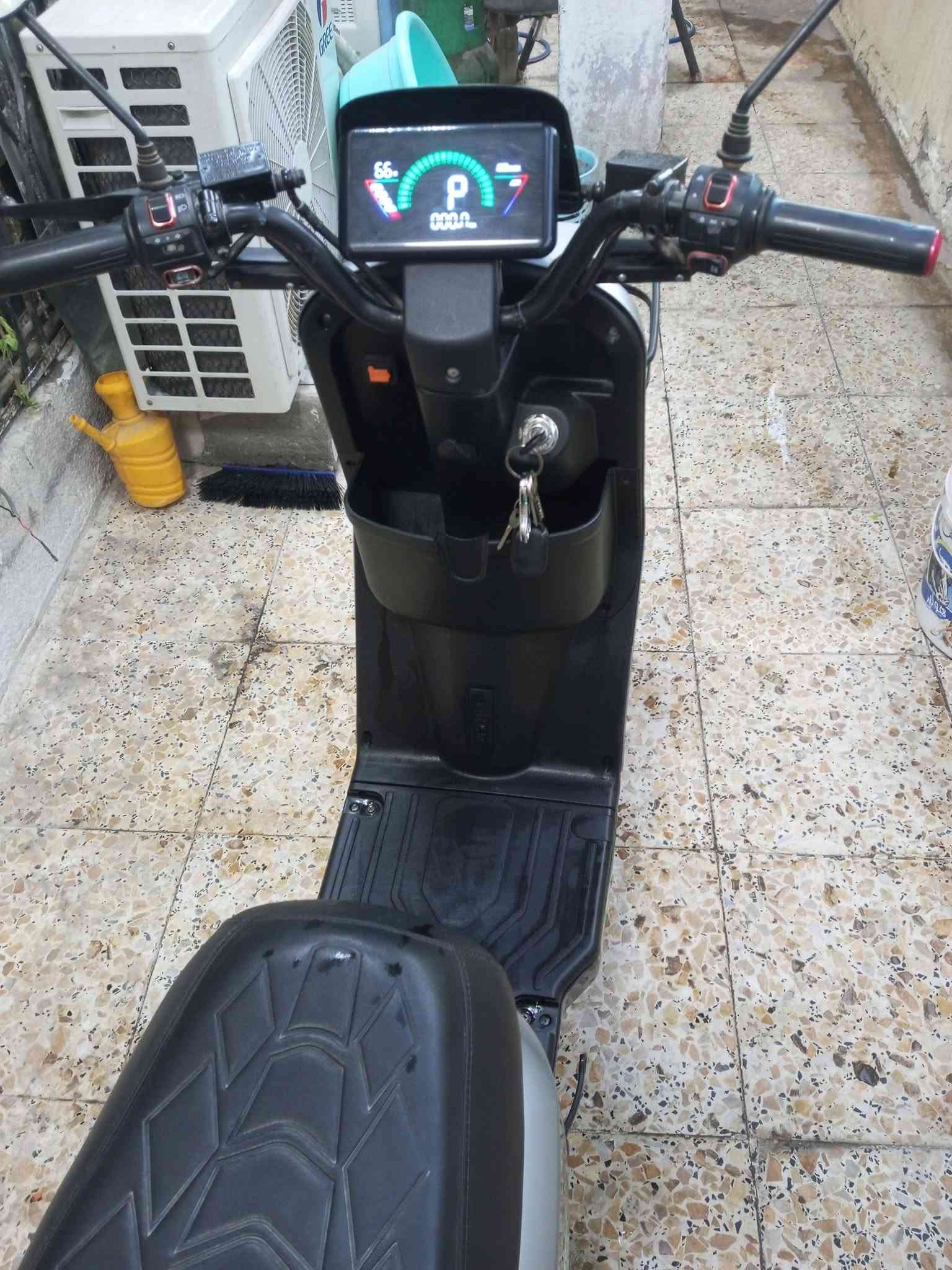 ار 7دراجه نضيفه ستعمال قليل بطاريات بيهن نفخه خفيفه بس قويات فولتيه تقره 11البطاريات السعر 225 مجال قليل ***********
