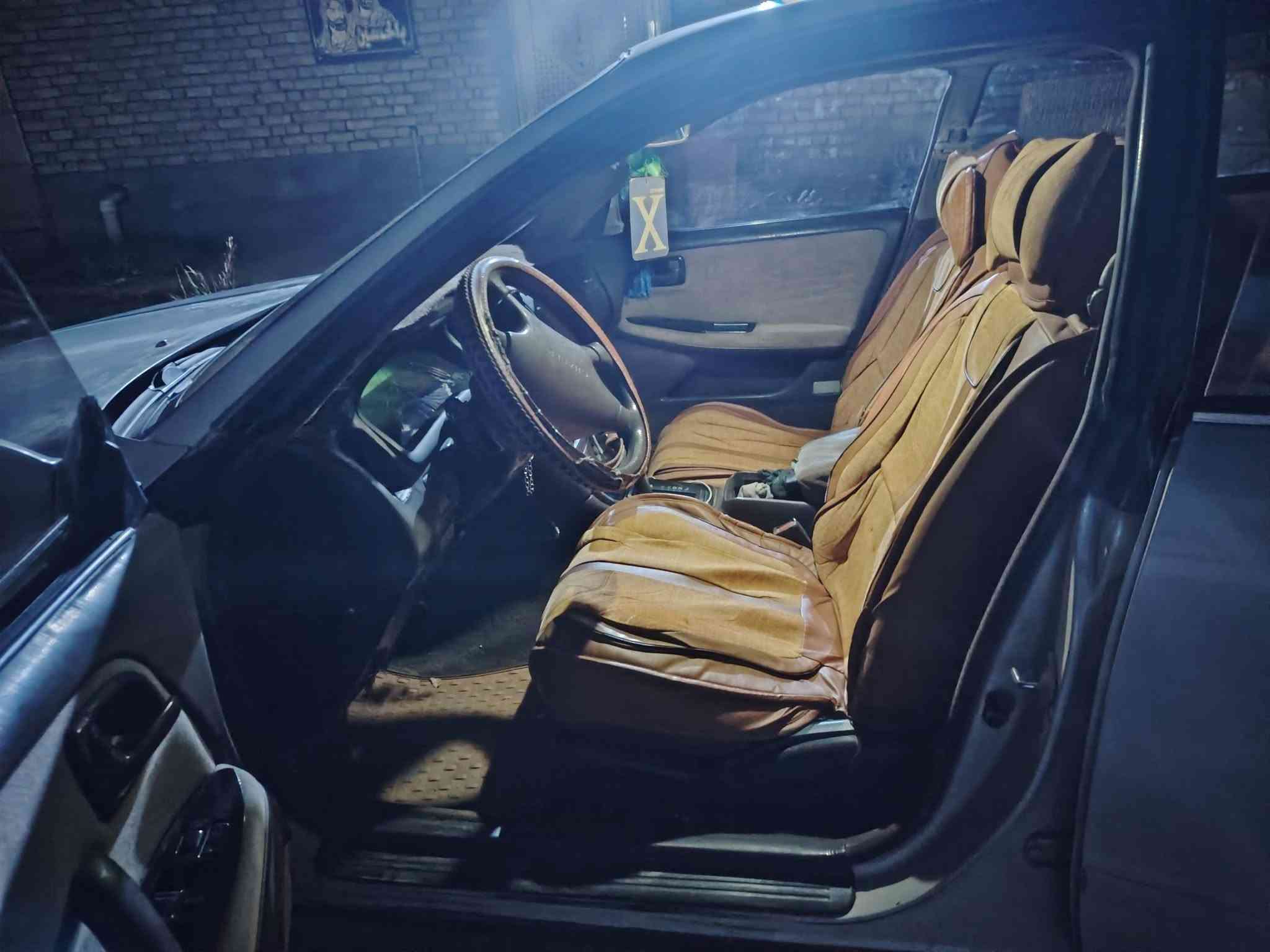يشيزر موديل 2000 كفاله عامه سياره كلشي شغال بيها حتى التبريد مكانها بالشطره السعر 48 وبها مجال للشراي يتصل *********** اني مكلف بالنشر.
