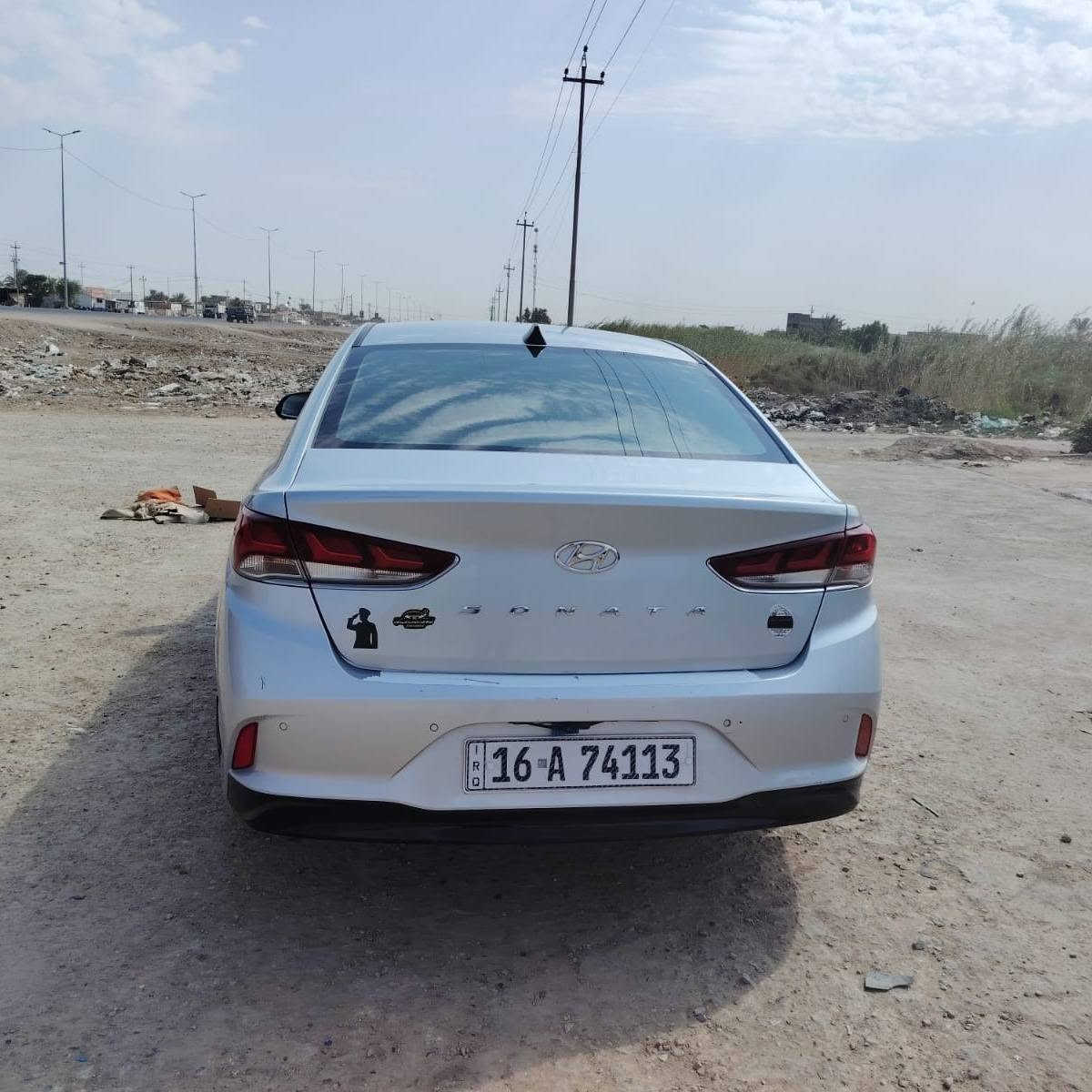 سوناتا  مديل 21 
كفاله عامه 
خط واحد بانزين 
ماشيه 93 مكان ديوانيه 
نص فول مواصفات كشن كهربيّ تبربد تدفه كامره خلفيه 
حساسات خلفيه مانع انزلاق وببه بعد 
ما ناقصها شي مال جناي كير ومكينه مكفولات 
جاهزه ع اخر حبايه
***********
