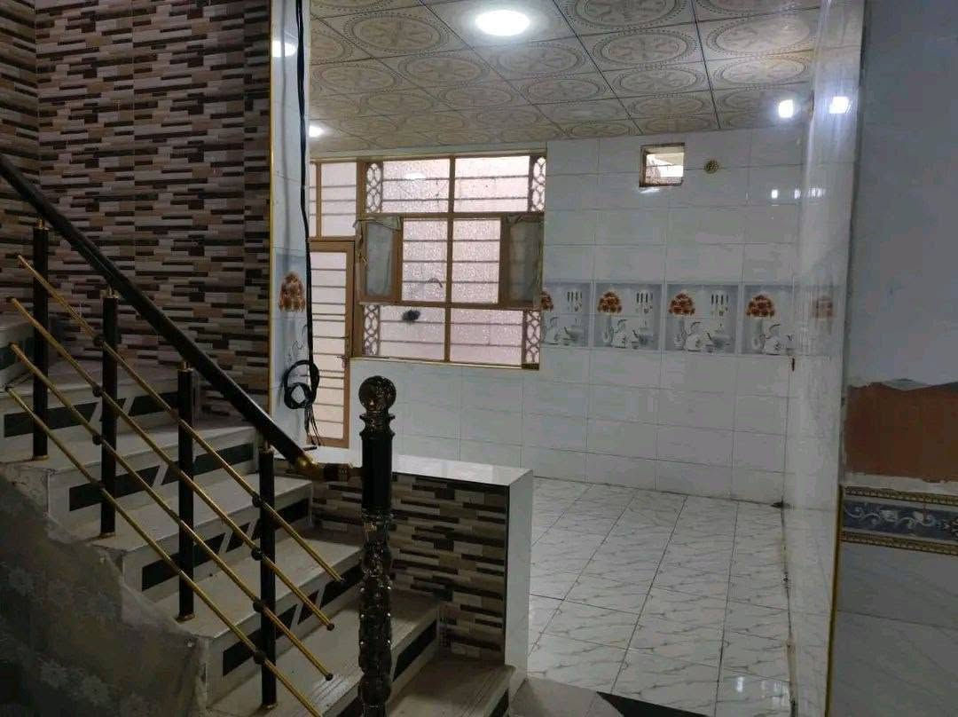 🏡 بيت للبيع بمساحة 200 متر
✨ شغل جناي فوول — كامل من كلشي ومفتاح
📍 العنوان: شارع الصب مقابل قرية الغدير عمود 276 
📄 طابو زراعي 📌 سند 25 + إقرار محكمة
🏠 يحتوي على
: ▪️ غرفتين نوم ▪️ صالتين ▪️ مطبخ ▪️ صحيات ▪️ استقبال

💰 السعر: 60 مليون وقابل للتفاوض

📐 متوفرة كافة المساحات: 50م² | 80م² | 100م² | 120م² | 150م² | 200م²

✨ وبأسعار مناسبة 💡 جميع الخدمات متوفرة
📞 للاستفسار والاتصال: ***********
📱 واتساب: ***********

نص مكتوب في الصور:
- HONOR X6b