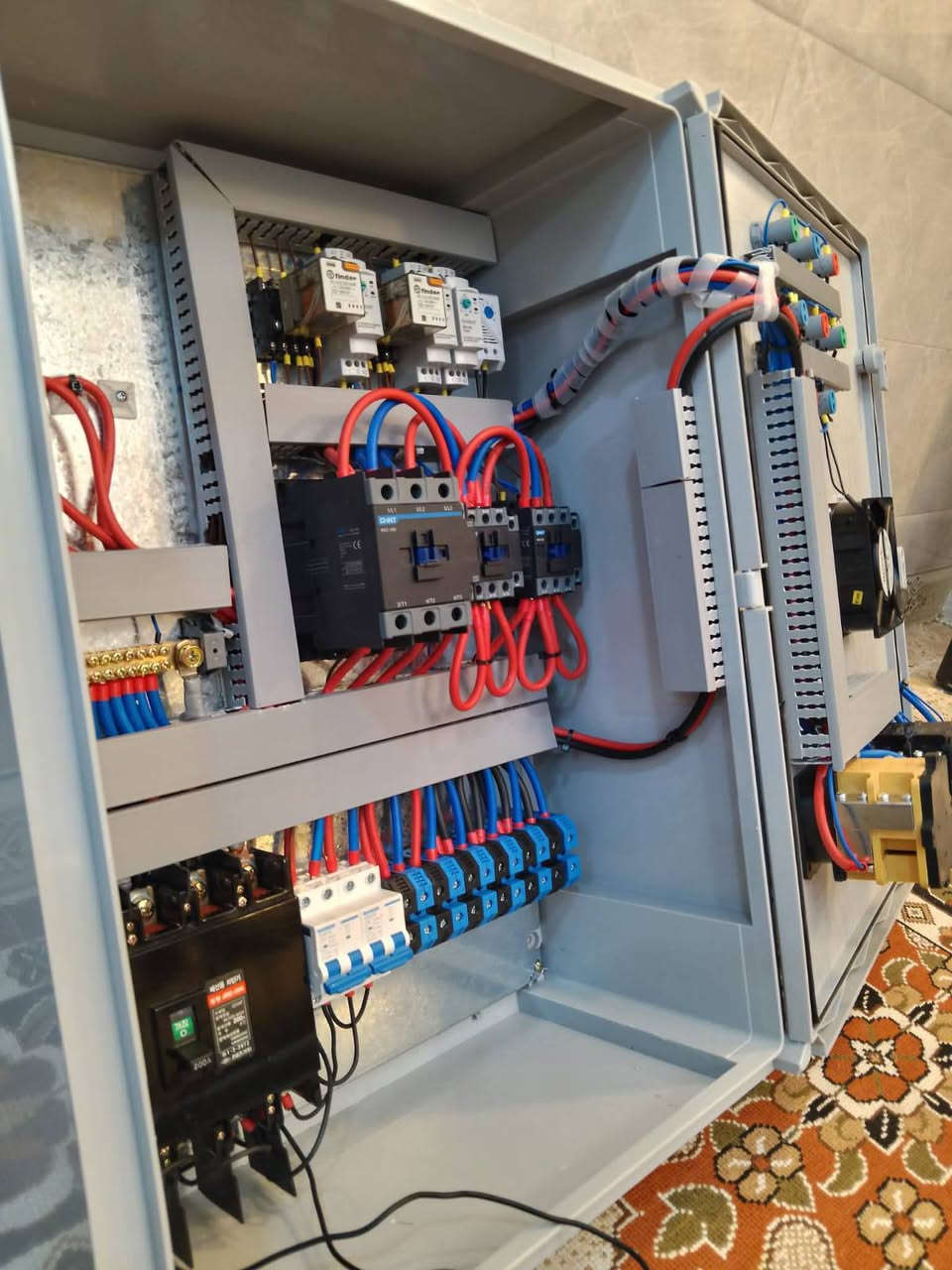 السلام عليكم مساعد لعمل لوحات السيطره ATS وعمل شواحن السيارات الكهربائية ولوحات سيطرة منظومات السقي  وعمل أجهزة للتحويل
***********
