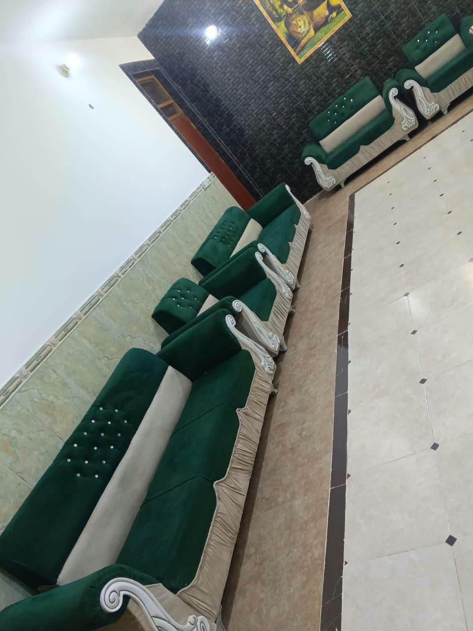 طقم ١٠ مقاعد • مستعمل نضيف • العزيزيه باب الحاره