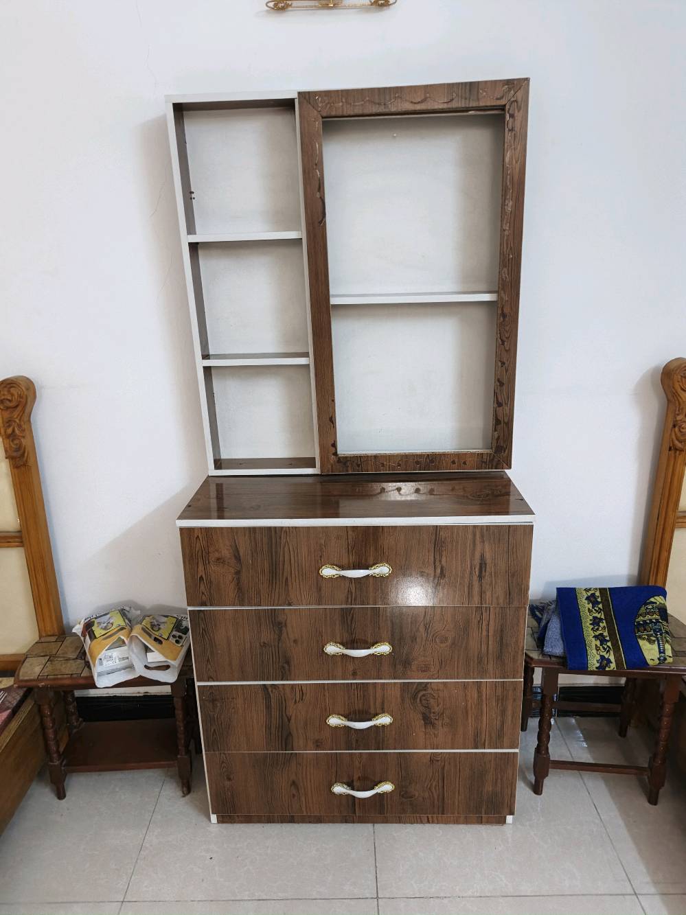 غرفة نوم عراقية مستعمله استعمال قليل للتواصل و الاستفسار على رقم الواتساب *********** الموقع - بغداد - الدوره