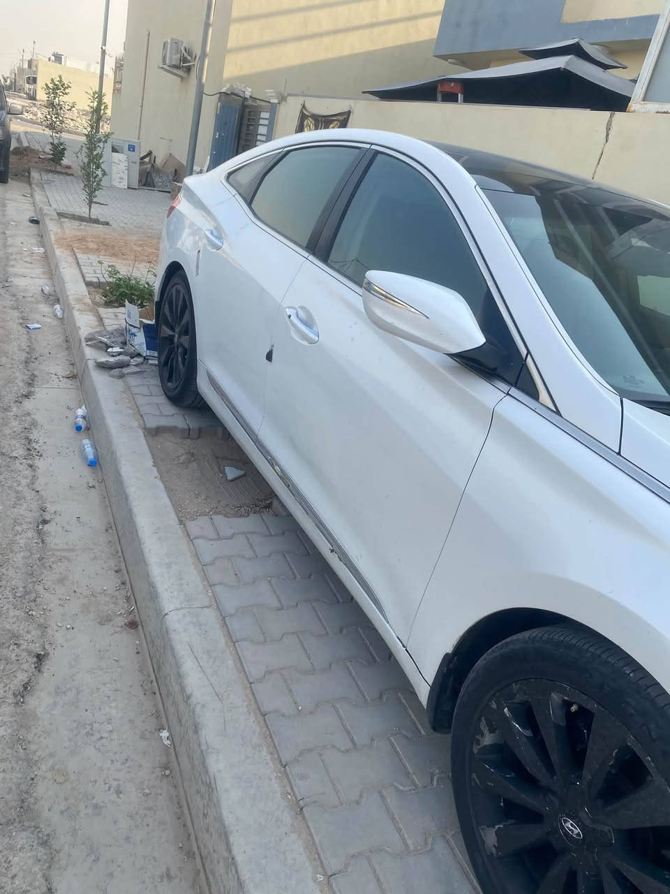 ازيرا 2014 خليجي فول مواصفات بيه ربع البنيد صبغ وربع الجاملغ بارد موضح بل صوره وباب الصدر صبغ السعر ب115وبيه مجال بسيط مكاني نجف ***********
