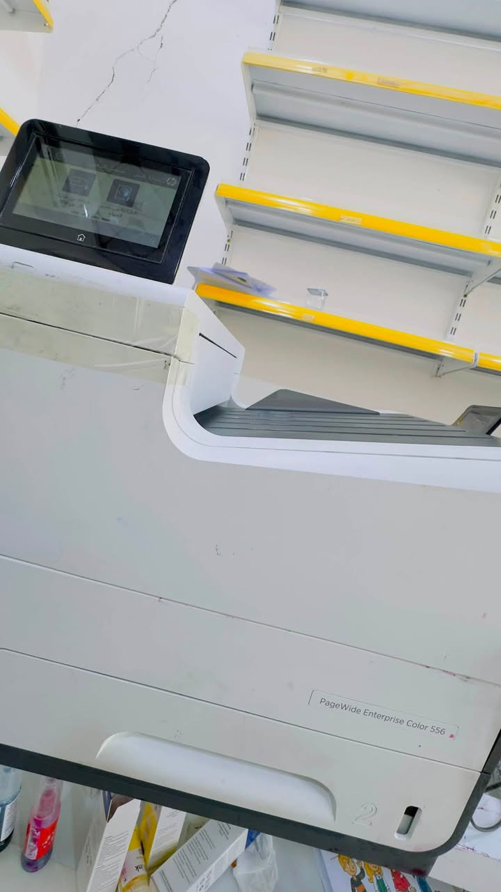طابعة hp556 بالة اوربية للبيع  سلسلة بل طباعة المناهج سعرها 800 الف
للتواصل ***********
