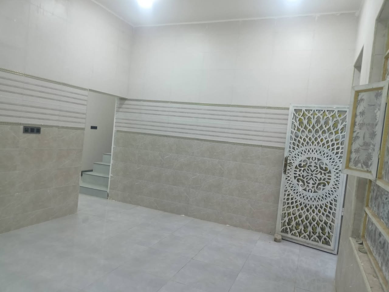 بيت زراعي • قرب السجن الاصلاحي • ٢٠٠م