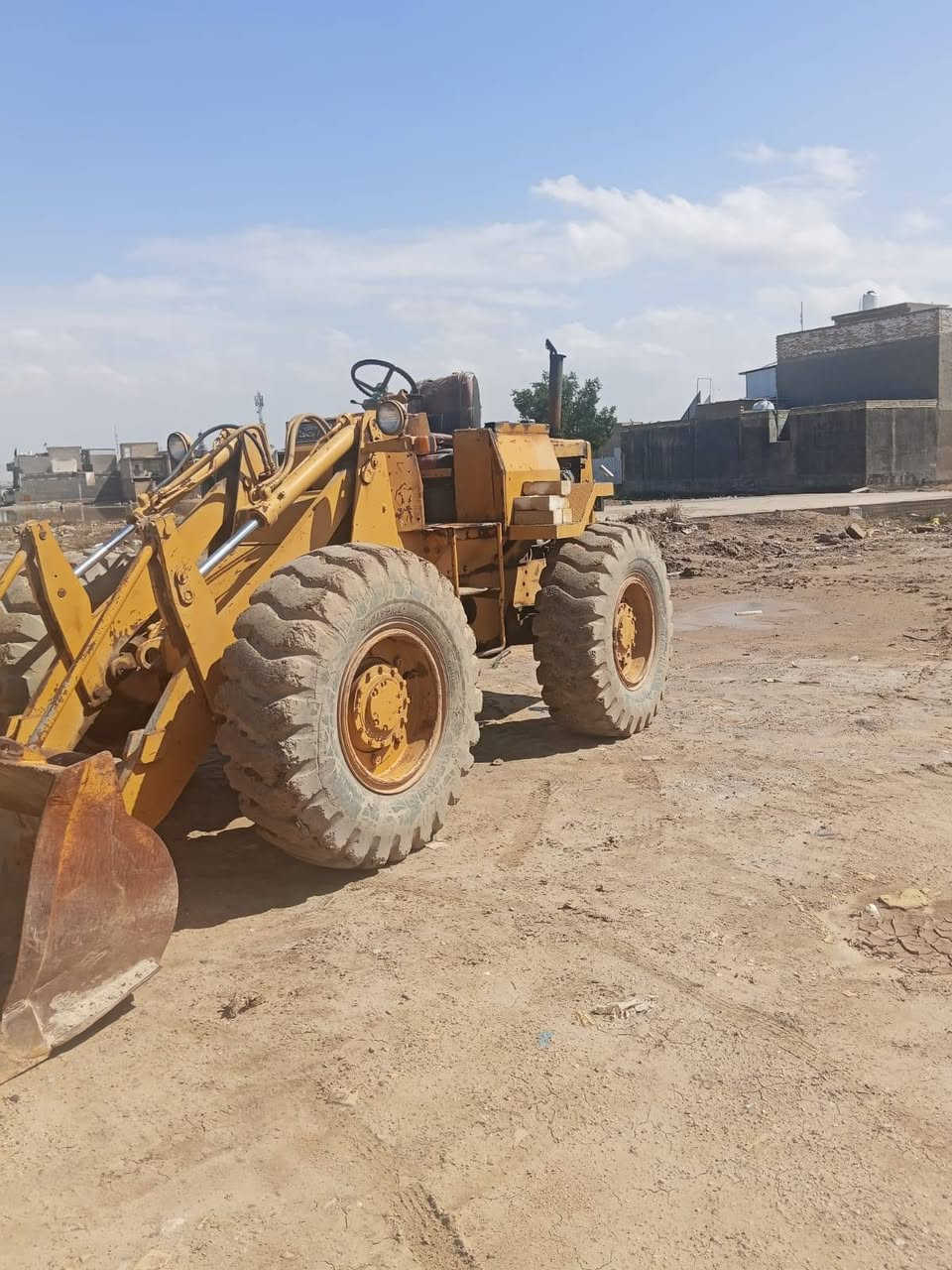 لبيع شغل كتر حجم 910
نصيف مكرك كير شاطي 
تايرت جفبلس
***********

