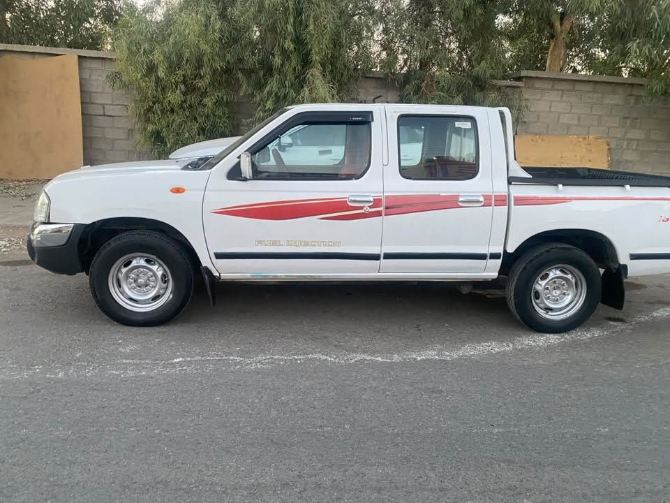 سڵاو ڕێز
نیسان ٢٠٠٨ ڕەقەم سلێمانی 
بەشەرتی گێڕومەكینە سەنەوی ٢٠٢٤ بەسەر چوە بەشەرتی تەحویل و غرامە 
سەیارەكە بۆیاخی هەیە بەڵام وەرگەرا و نیە و لێدراوی قورسی  نیە سەیارەكە زۆر بێ كێشەیە مەسروفی نیە 103 گەڵاو كەمەكێ مەجالی هەیە 
***********
***********
