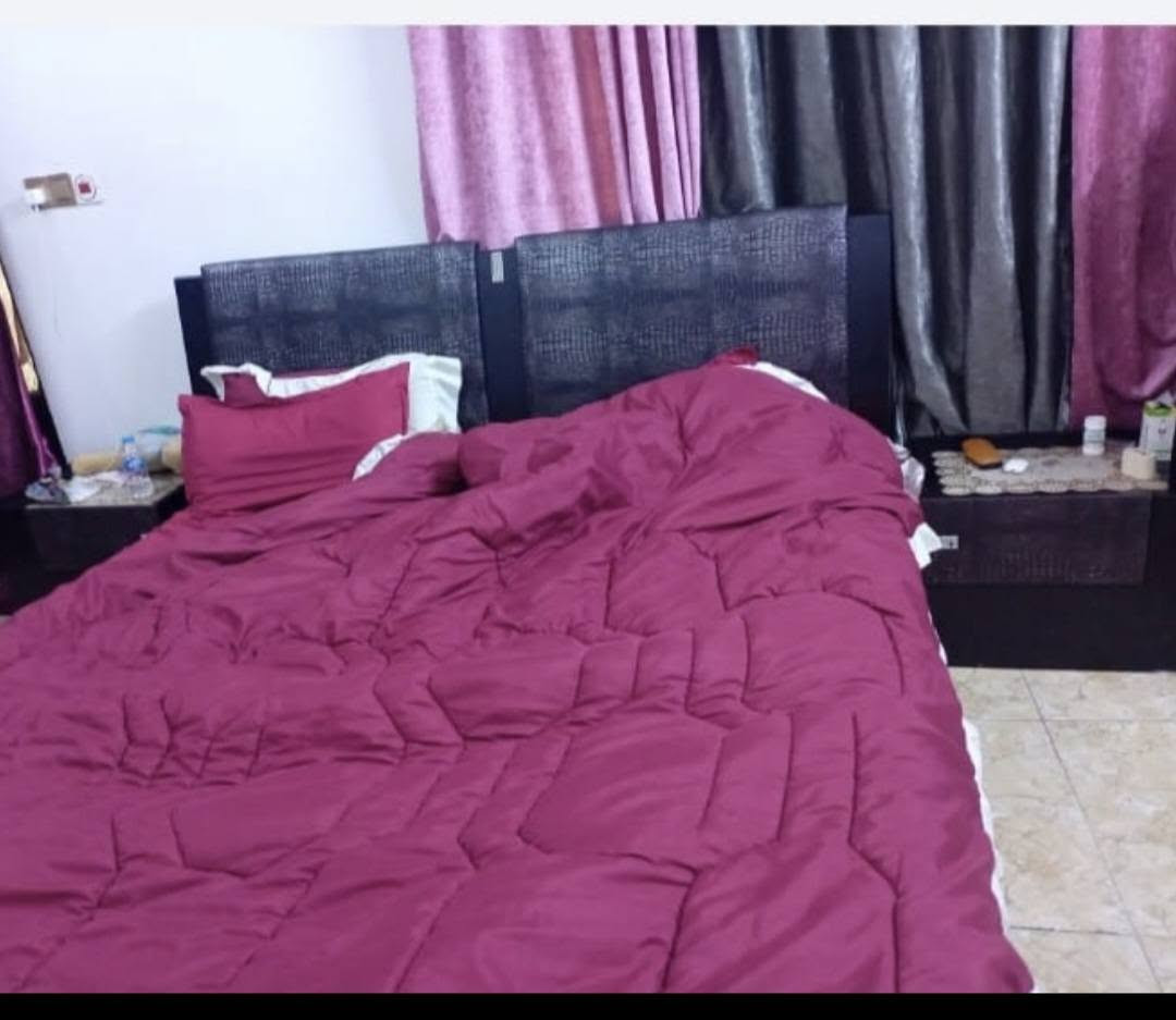 غرفه نوم للبيع استعمال نظيف جدا سعر 250/***********
