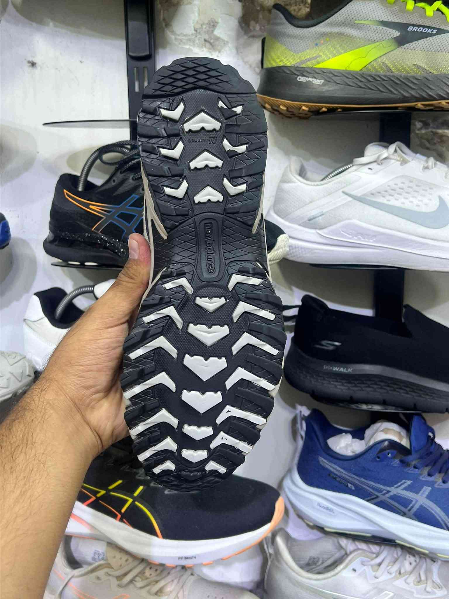 نيو بلنس • أصلي أمريكي • مقاس ٤٣