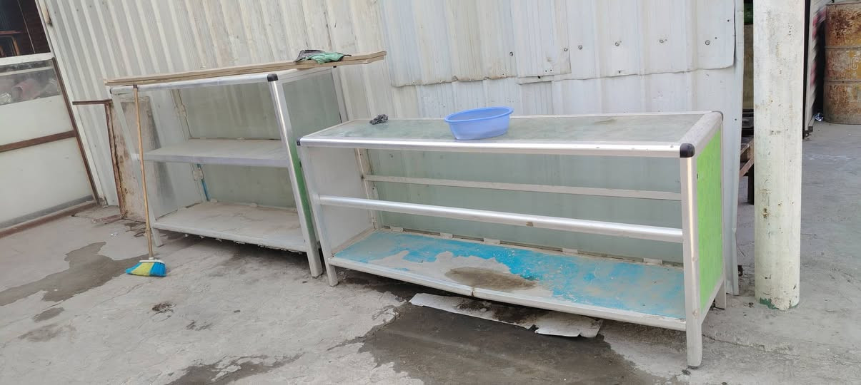 السلام عليكم
. 
عندي غراض للبيع 
. 
فرن طابقين غاز و كهرباء 
خمارة
٤ عرابيين مع الصواني
٢ ميوزة جام خانه
٥ عوارض
١ عارضة كيك 
٢ مجمدة
مكاني بغداد المعامل منطقة السعادة قرب مستودع الرصافة ***********
