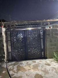 عندي بيت تجاوز ب ابو دشير شارع الضغط مساحته ١٧٠ متر بس غرفه جبيرة وصال...