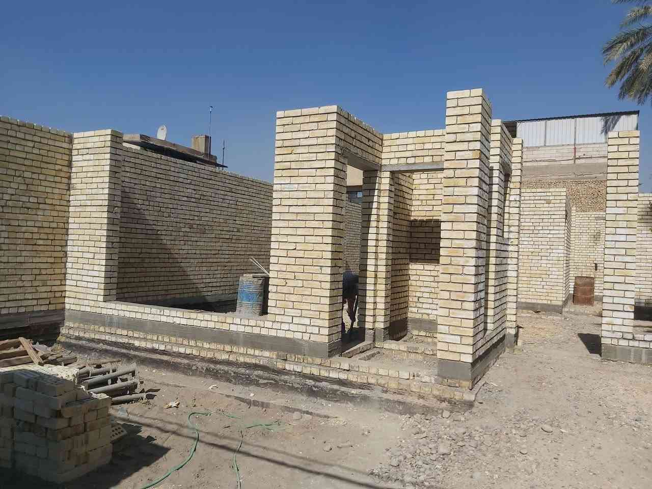 خلفه ابو جعفر • بنّاء عدّة • مقاول